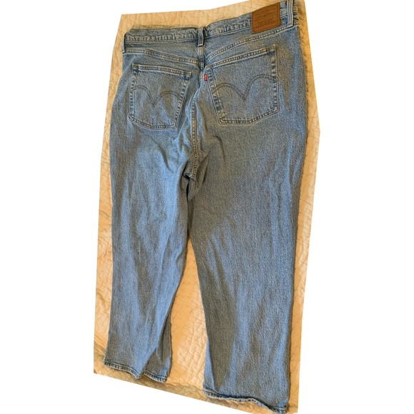 Levi's Ribcage Jeans in Distressed Light Wash - Picture 3 of 5